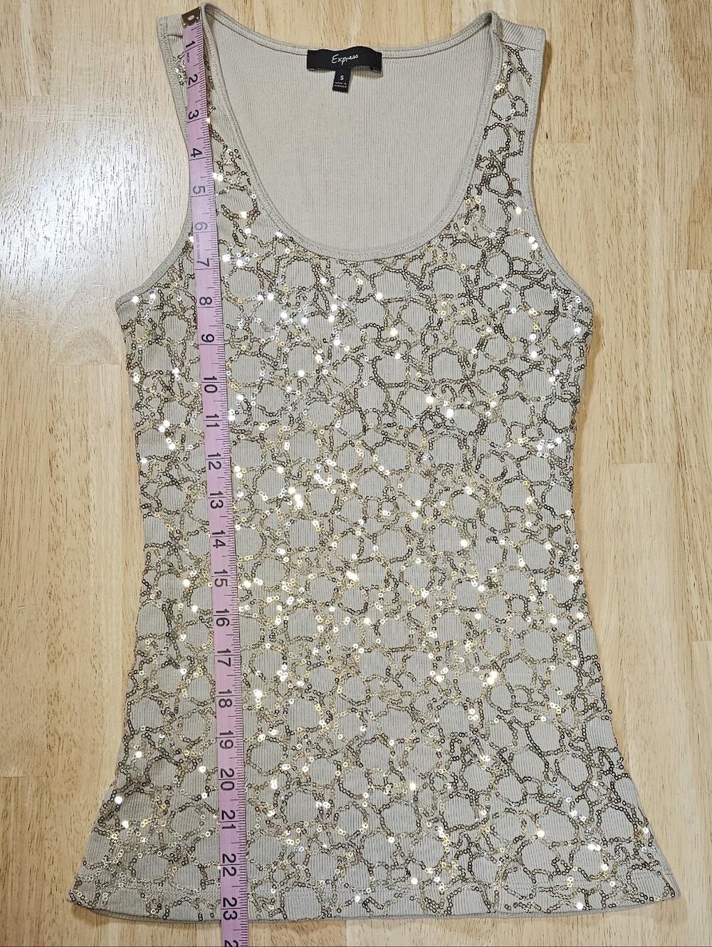 Express Gold Sequin Patterned Tank Top - Picture 4 of 7